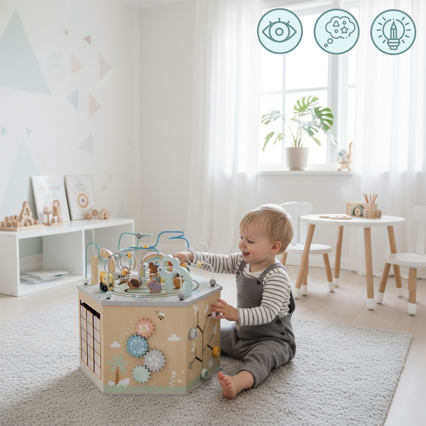Grande cubo educativo in legno: un giocattolo Montessori con un treno magnetico e circuiti motori