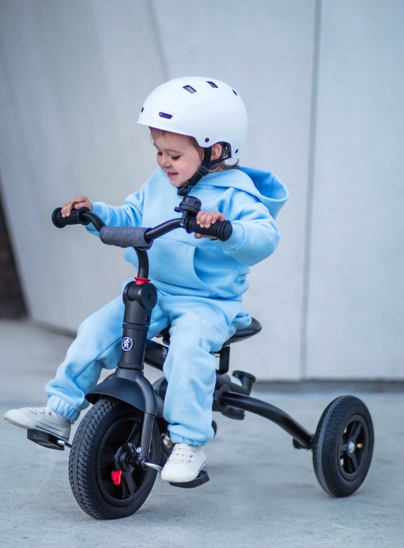 Tobi Velar triciclo + pellicola antipioggia - grigio