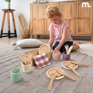 Set da pranzo in legno per bambini con tovagliette rosse