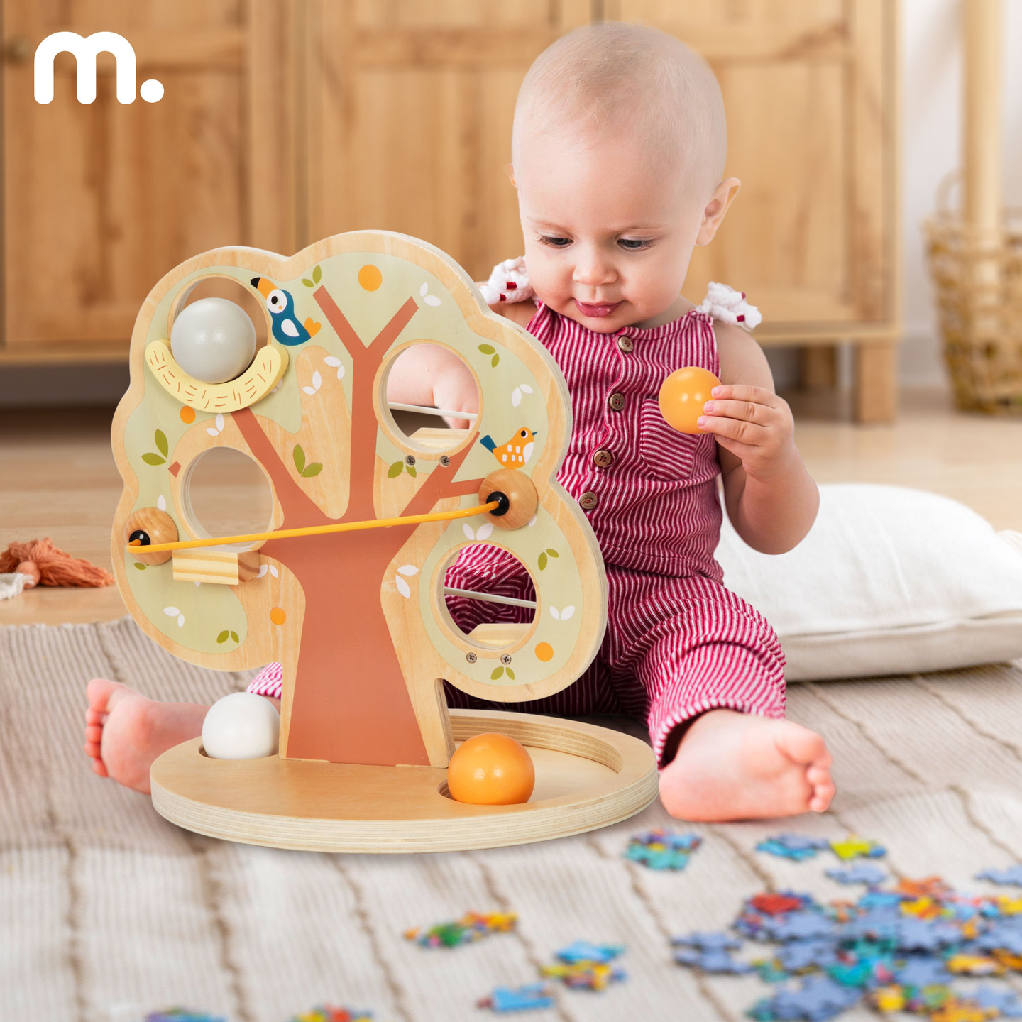 Pista di scivolo con palline di legno - Albero verde