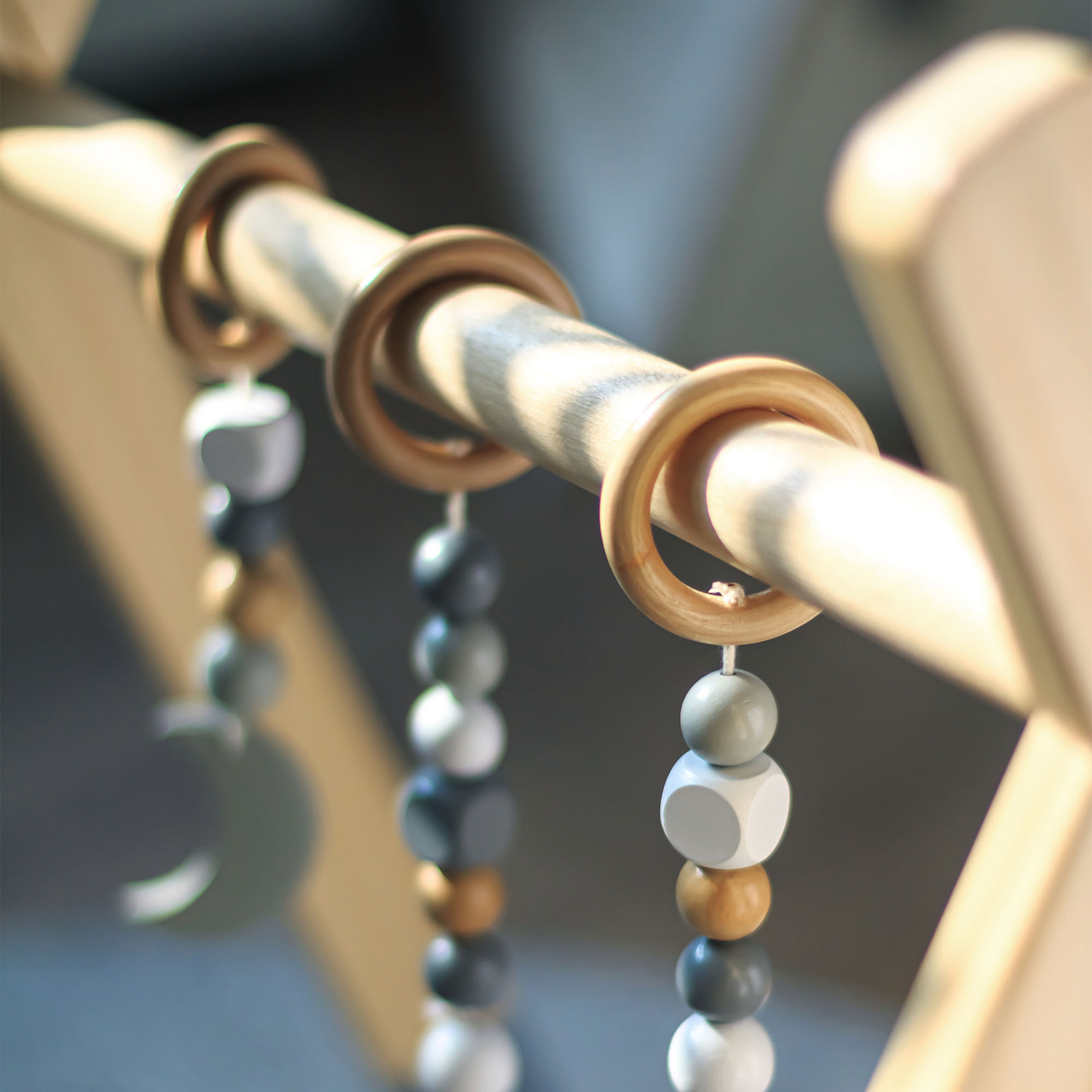 Baby Gym, supporto educativo in legno - colore grigio