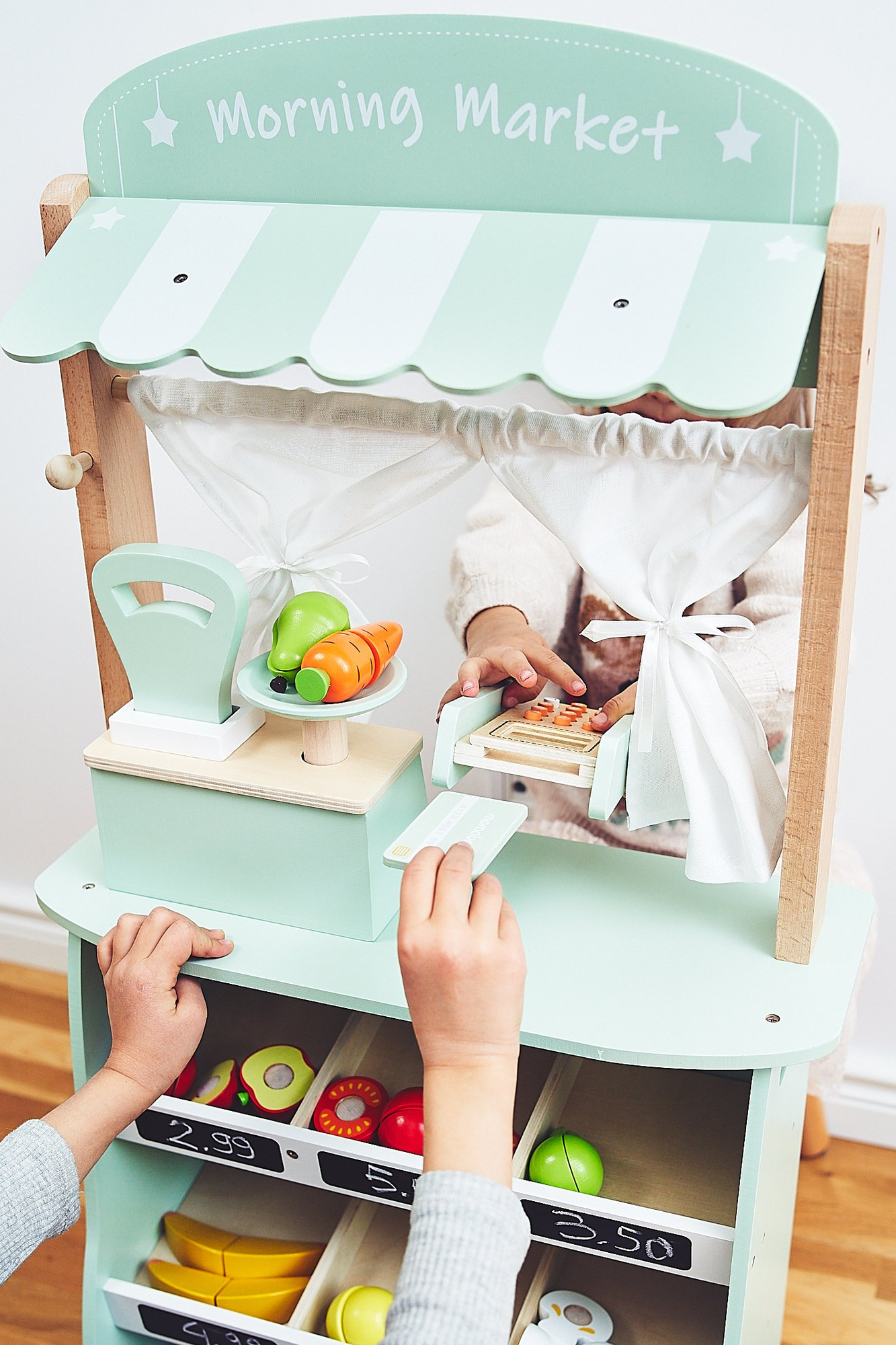 Grande negozio in legno - bancarella e teatro 2 in 1 con bilancia, terminale di pagamento, frutta e verdura