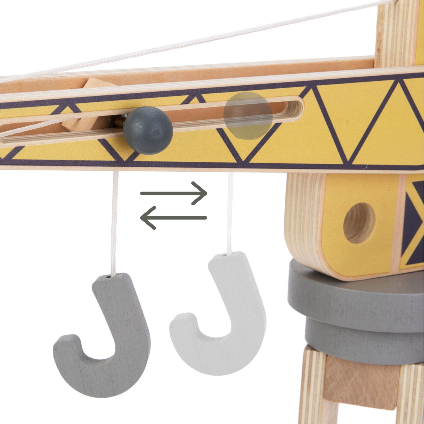 Cantiere in legno con gru mobili e veicoli di grandi dimensioni, gru a torre