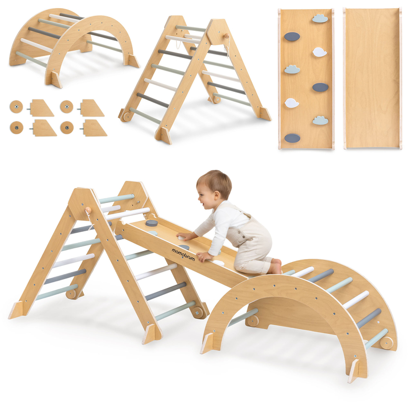 Parco giochi in legno al coperto per bambini: parete da arrampicata, scivolo, arco/dondolo da arrampicata e triangolo di Pikler