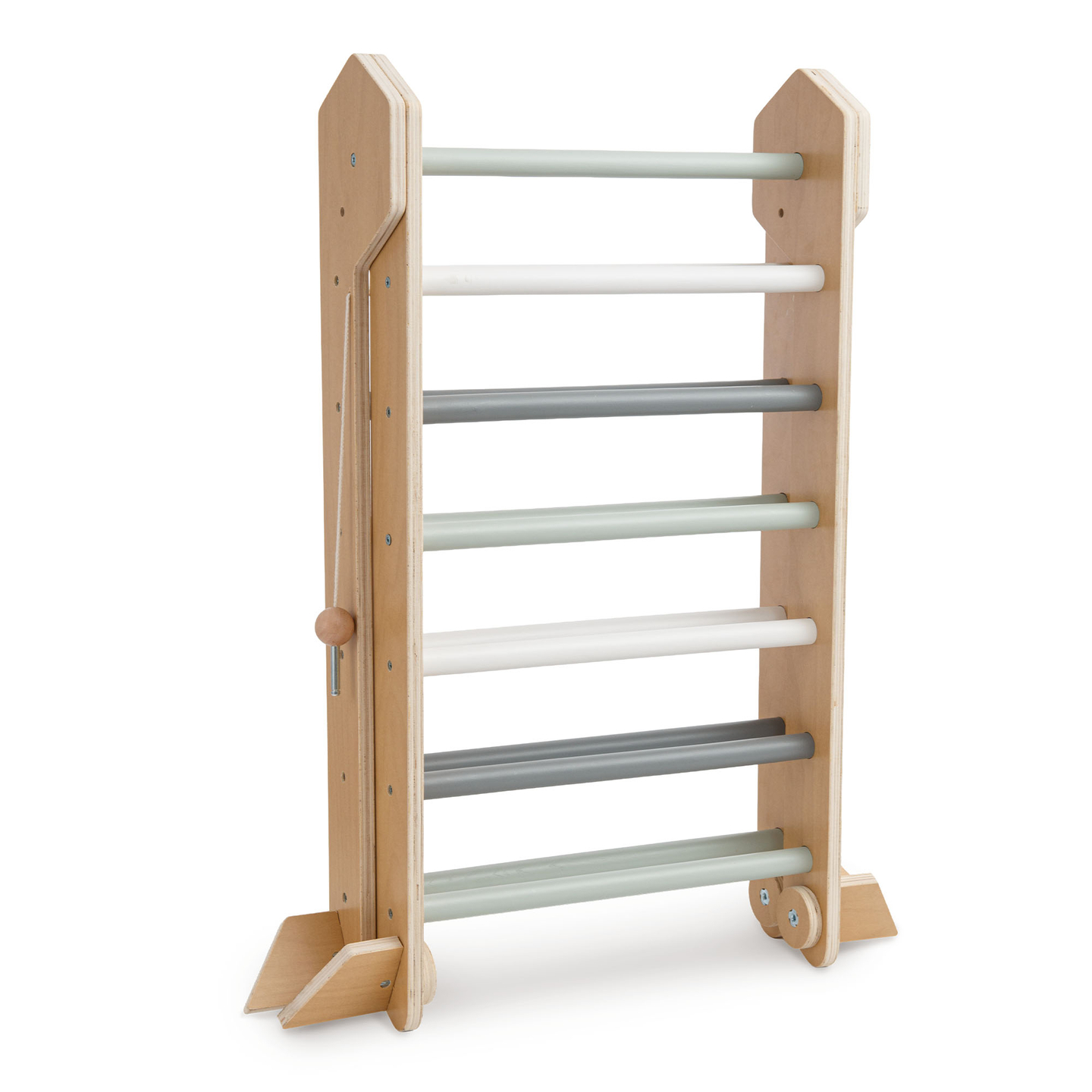 Parco giochi in legno al coperto per bambini: parete da arrampicata, scivolo, arco/dondolo da arrampicata e triangolo di Pikler