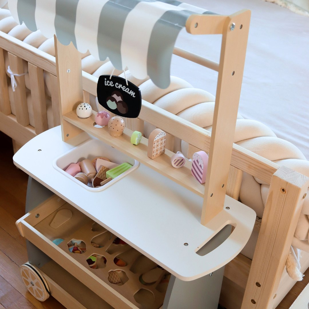 Gelateria in legno su ruote - carrello gelato