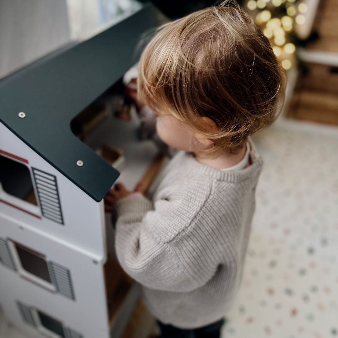 Casa delle bambole in legno bianco con accessori 18 pezzi.