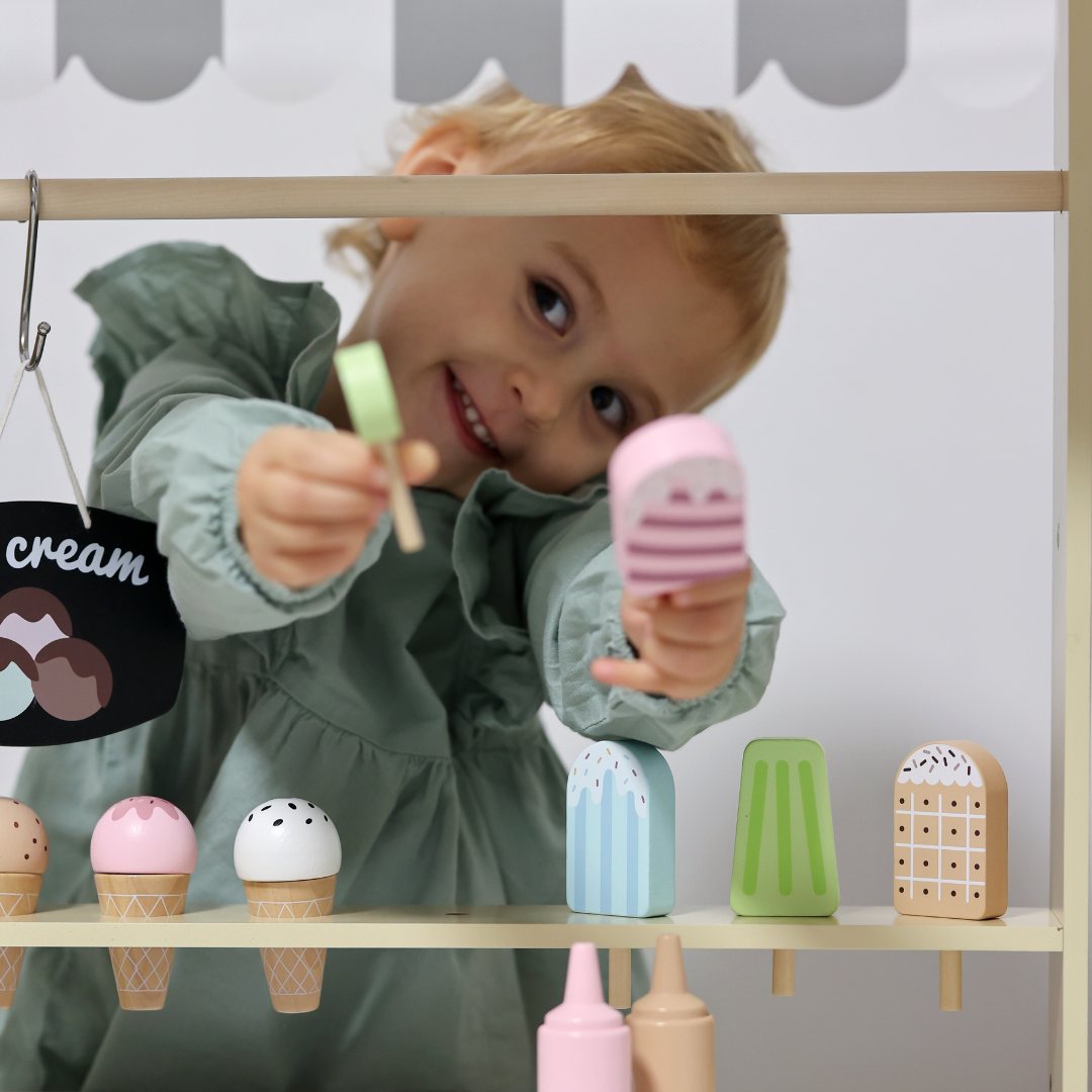 Gelateria in legno su ruote - carrello gelato