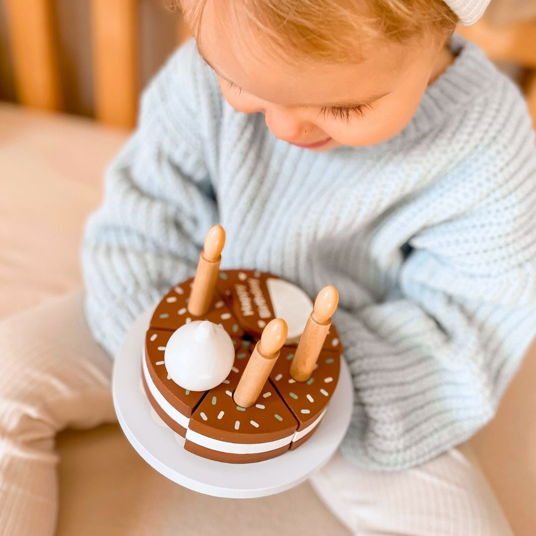 Torta di compleanno in legno da tagliare