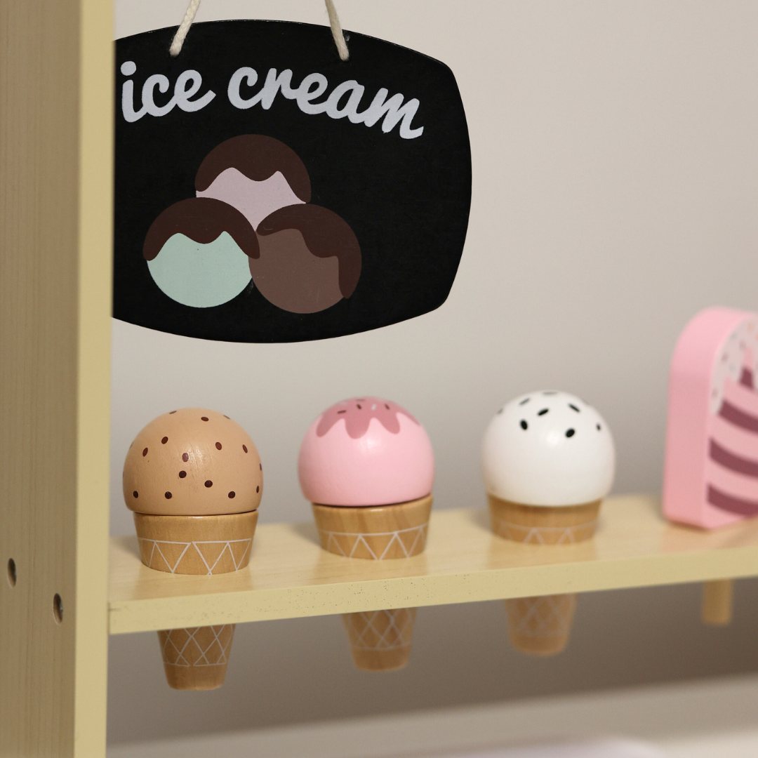 Gelateria in legno su ruote - carrello gelato