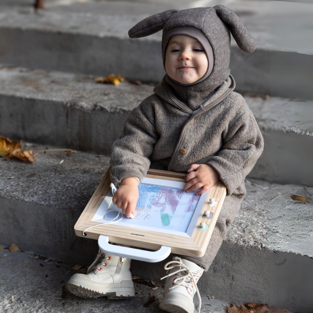 Penna stilografica in legno con timbri - tavolo da disegno