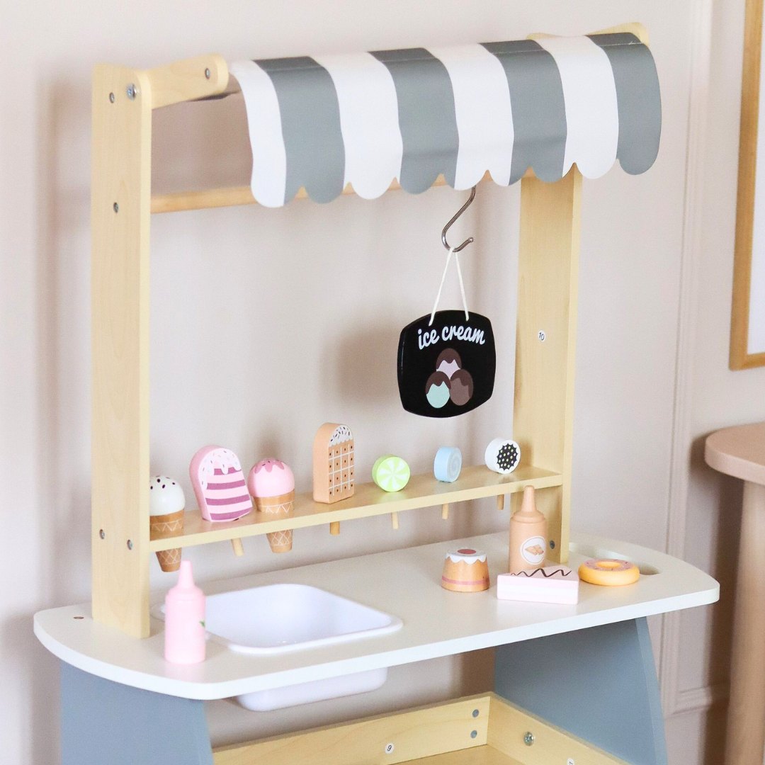 Gelateria in legno su ruote - carrello gelato