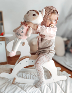 Cavallo a dondolo in legno - bianco - a partire da 12 mesi.