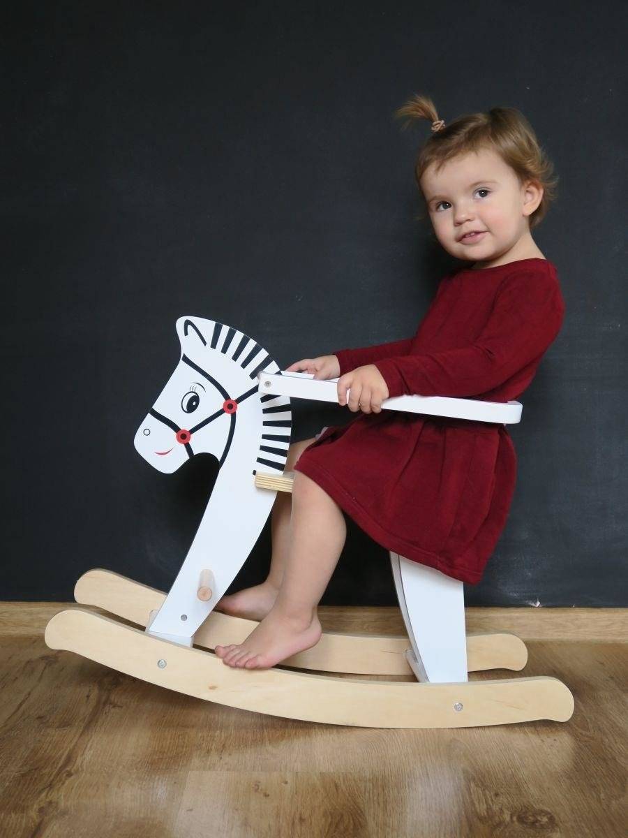 Cavallo a dondolo in legno con ringhiera K11