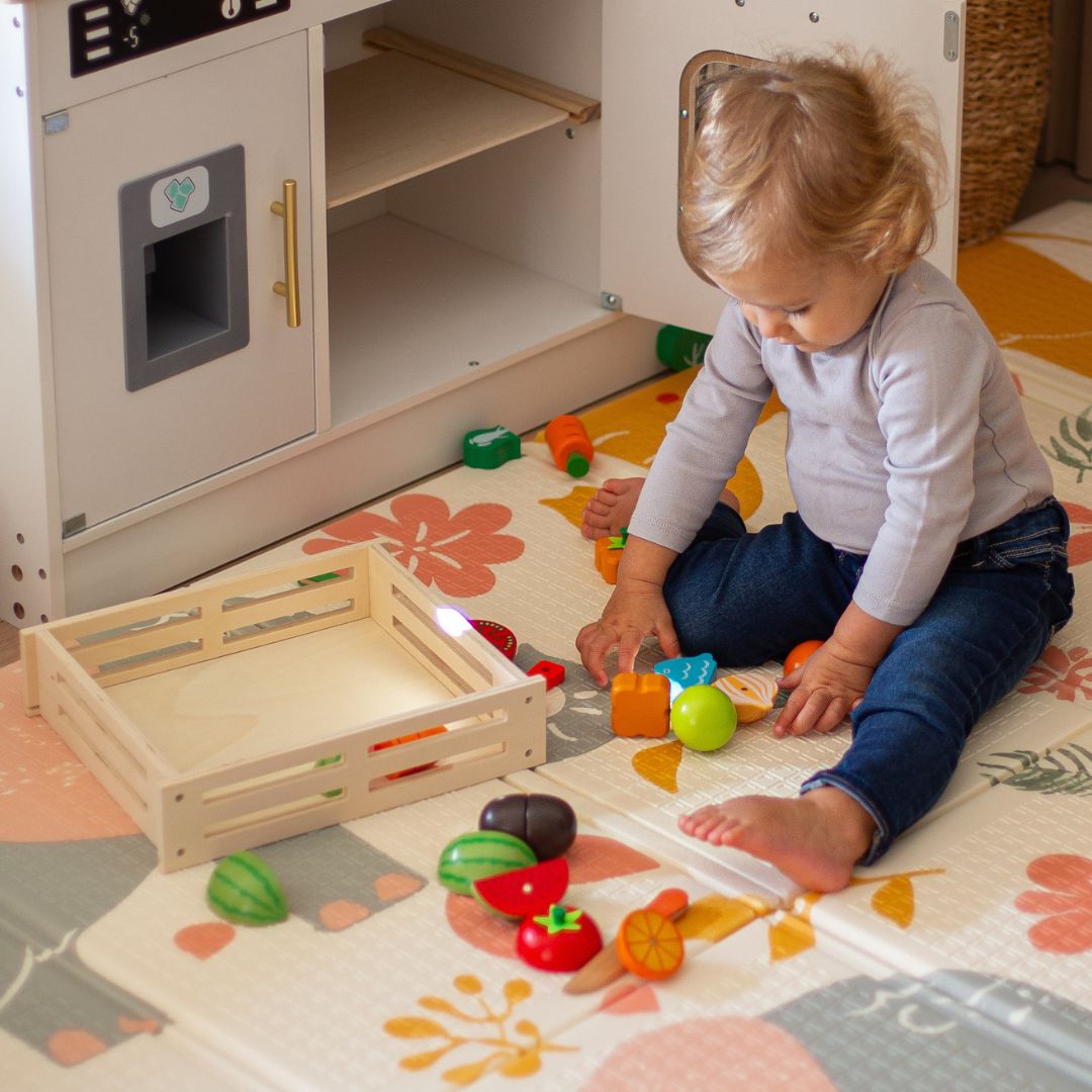 Frutta e verdura in legno da tagliare