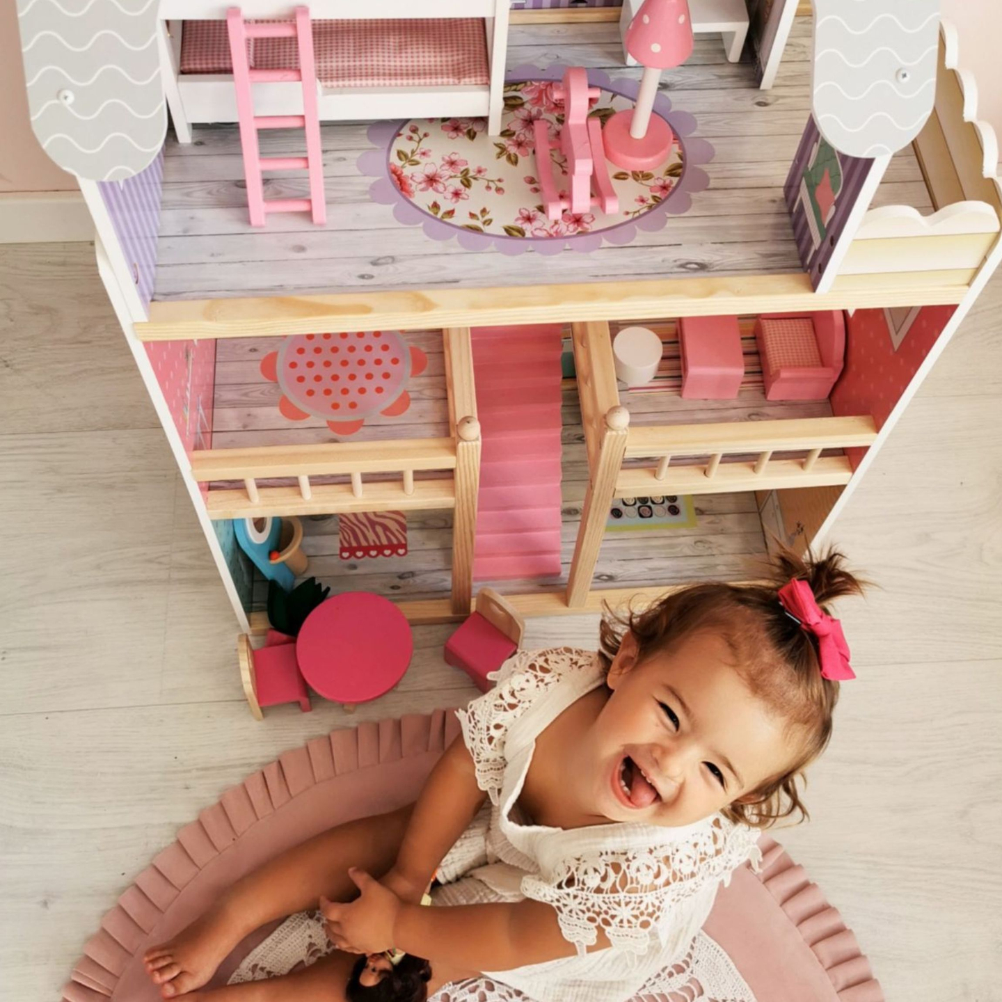 Grande casa delle bambole in legno a 3 piani con terrazza, set di mobili e illuminazione a LED!