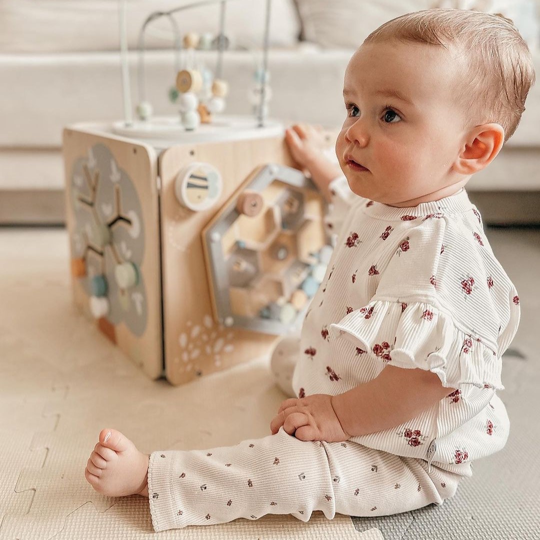 Cubo attività grande in legno con anello - Montessori