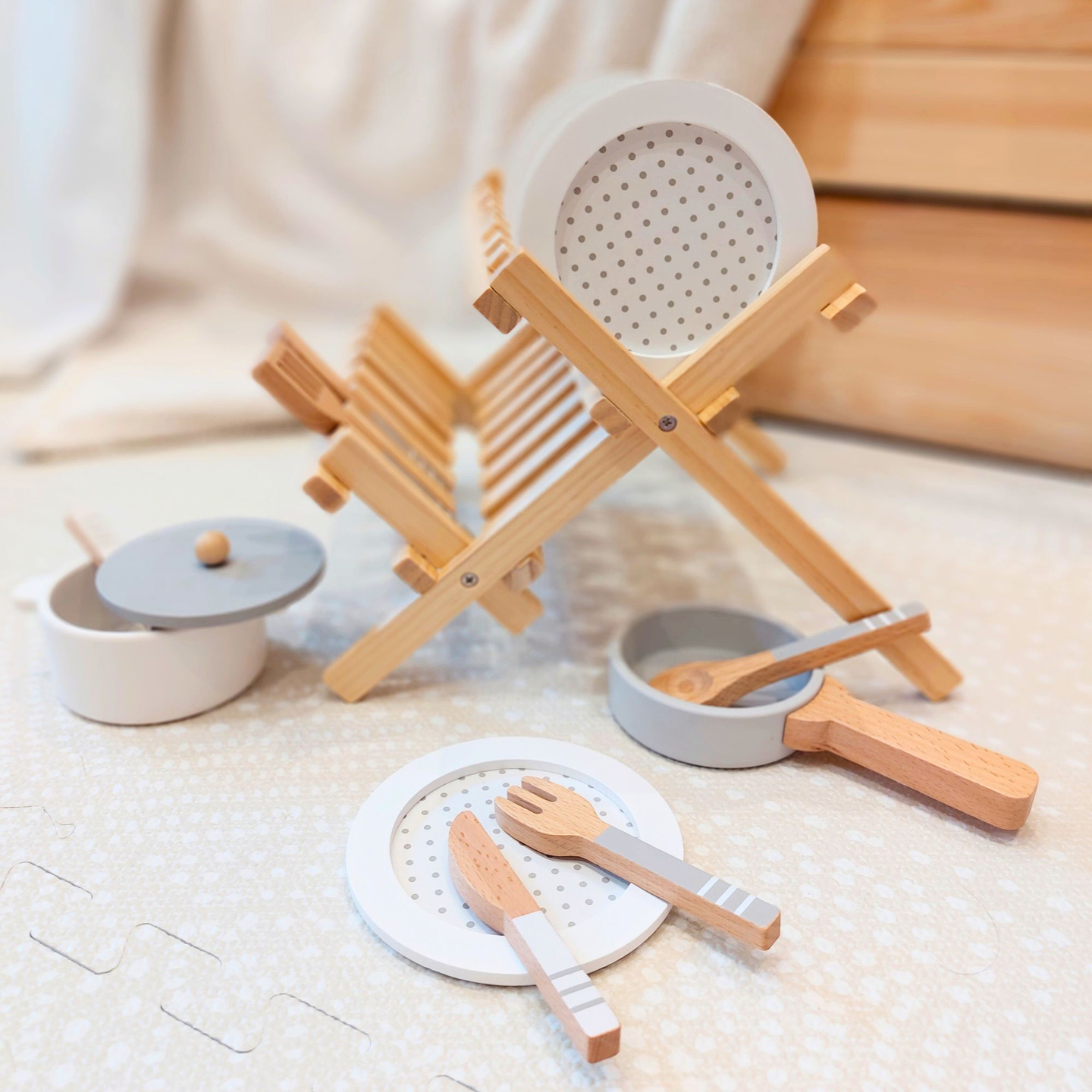 Accessori da cucina in legno con asciugapentole - set per bambini
